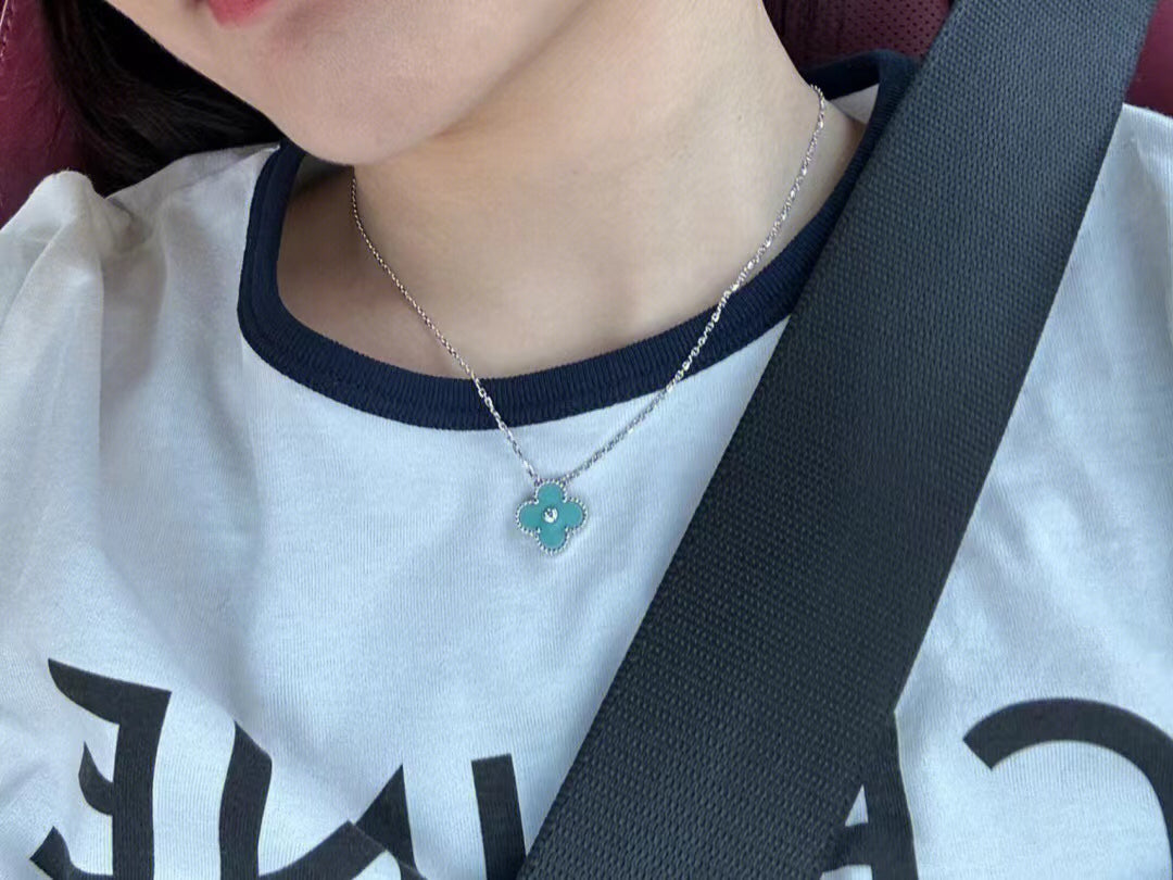 ˇGilded EraˇCLOVER 1 DIAMOND LIGHT BLUE SILVER NECKLACE