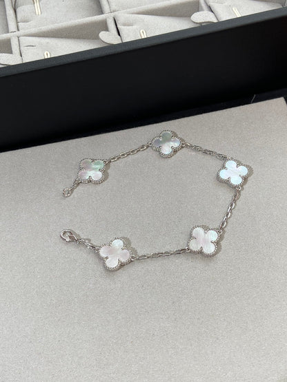 ˇGilded EraˇCLOVER SILVER MOP 5 MOTIF BRACELET