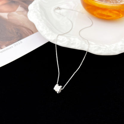ˇGilded EraˇBEE MINI PEDANT DIAMOND NECKLACE
