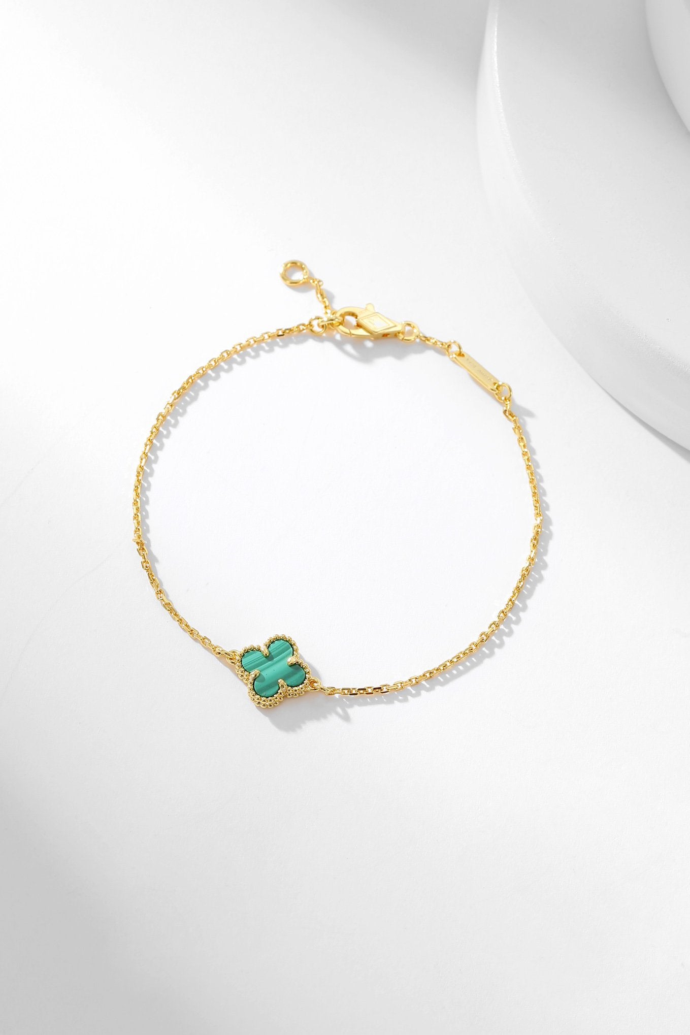 ˇGilded EraˇCLOVER BRACELET MALACHITE 1 MOTIF