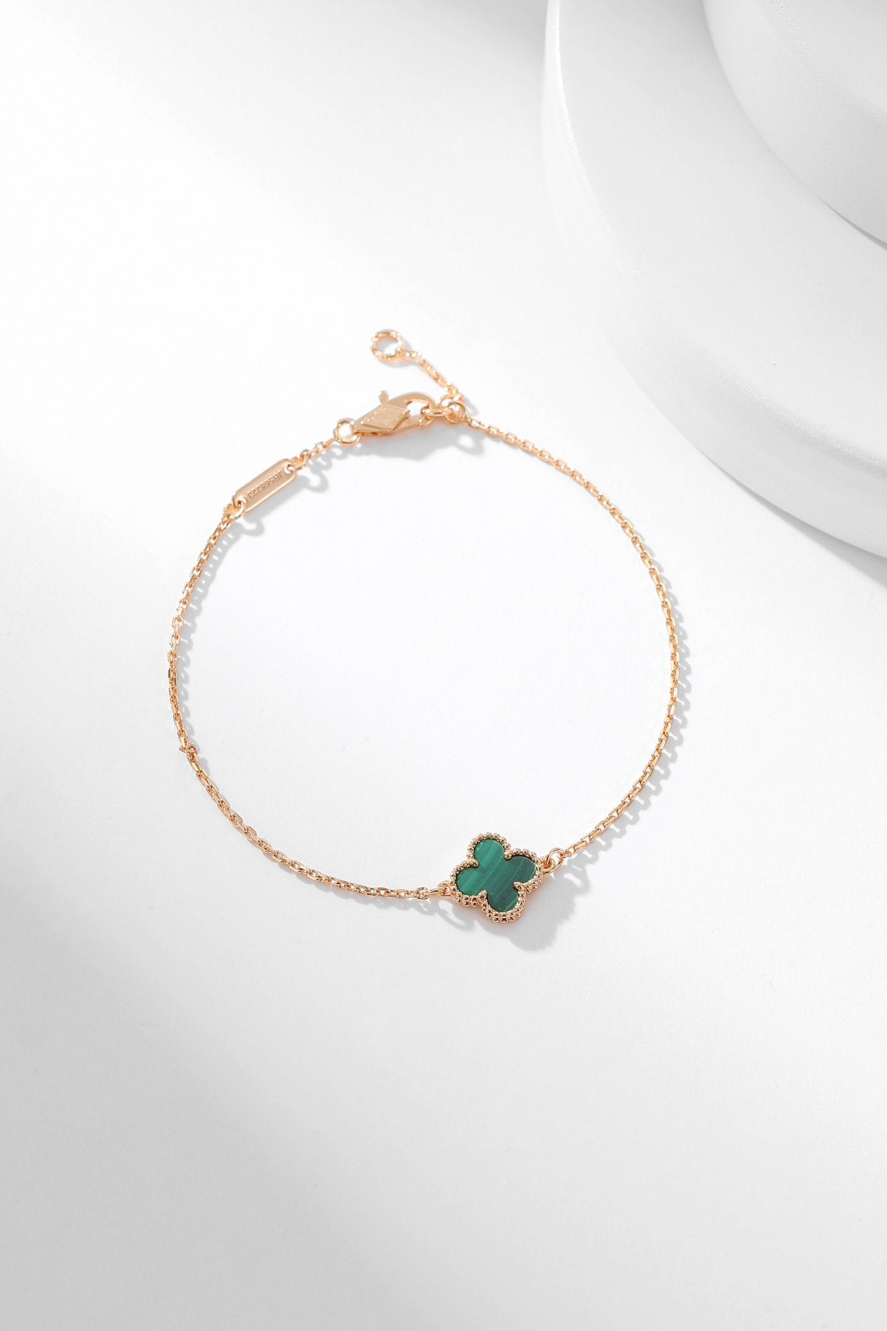 ˇGilded EraˇCLOVER BRACELET MALACHITE 1 MOTIF