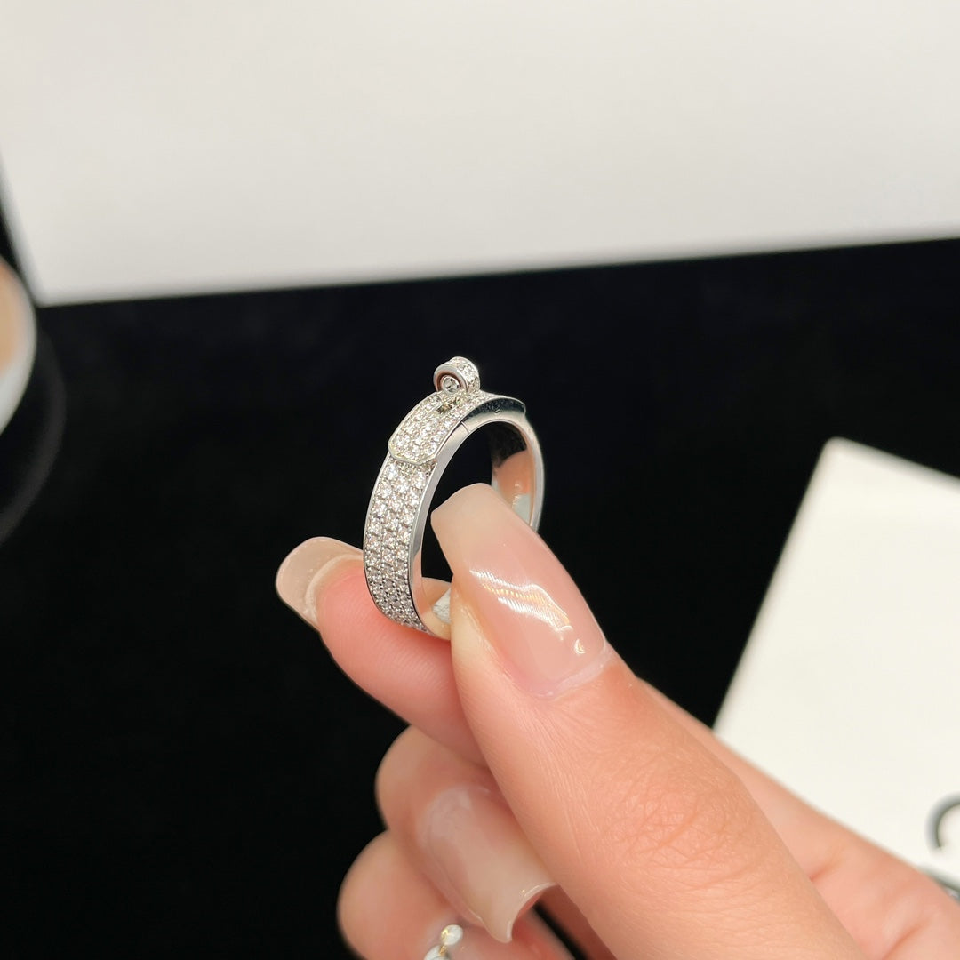 ˇGilded EraˇKELLY SILVER DIAMOND RING