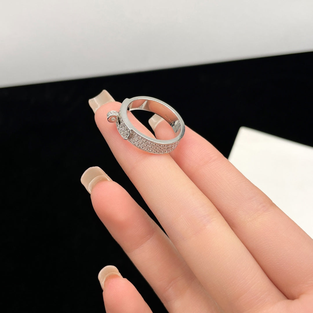 ˇGilded EraˇKELLY SILVER DIAMOND RING