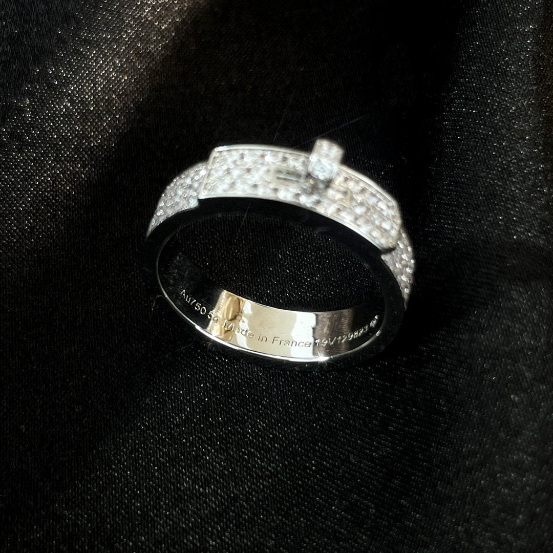 ˇGilded EraˇKELLY SILVER DIAMOND RING