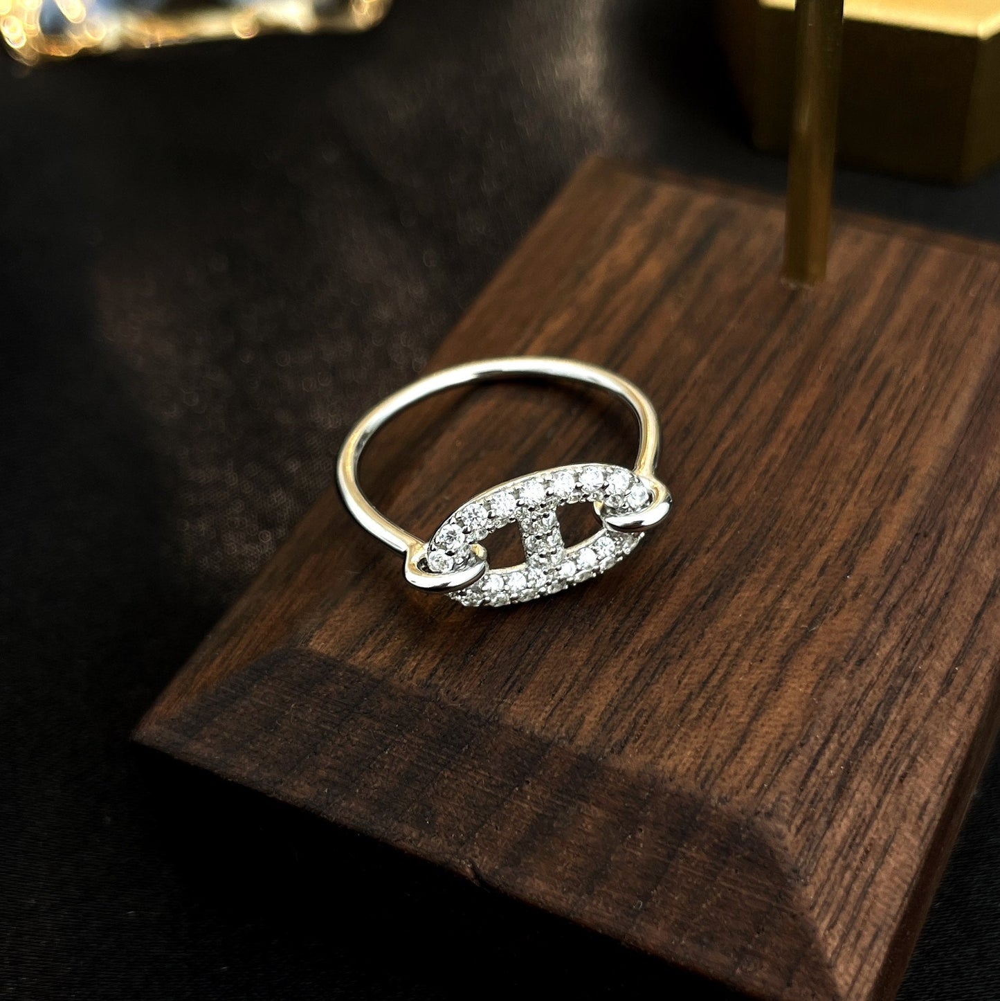 ˇGilded EraˇRONDE SMALL SILVER DIAMOND RING