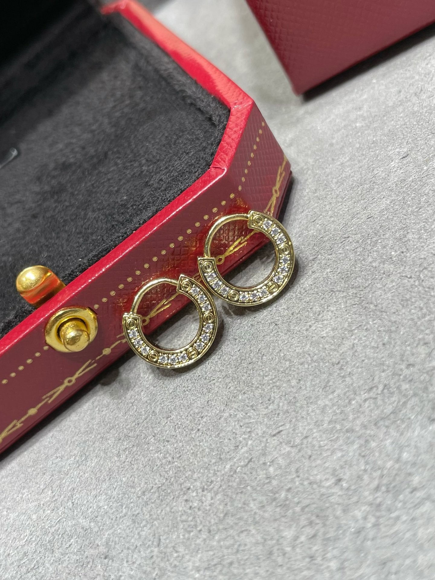 ˇGilded EraˇLOVE DIAMOND EARRINGS
