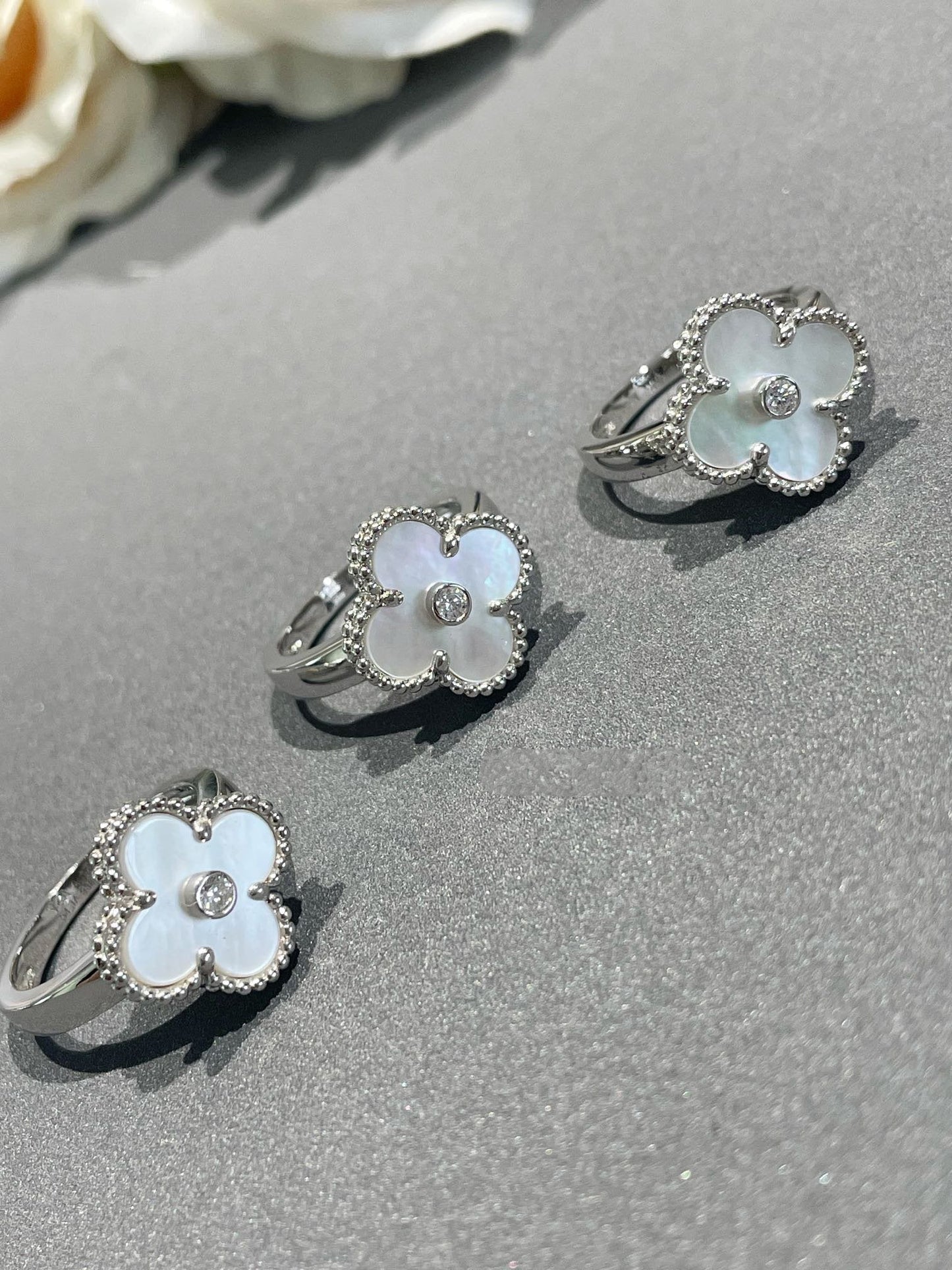 ˇGilded EraˇCLOVER SILVER MOP DIAMOND RING