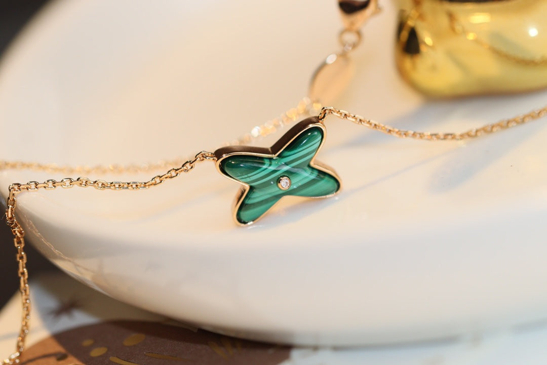 ˇGilded EraˇJEUX MALACHITE 1 DIAMOND PINK GOLD NECKLACE