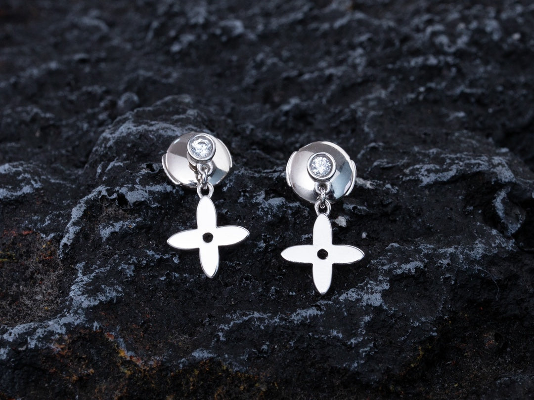 ˇGilded EraˇVIDYLLE SILVER DIAMOND MINI DROP EARRINGS
