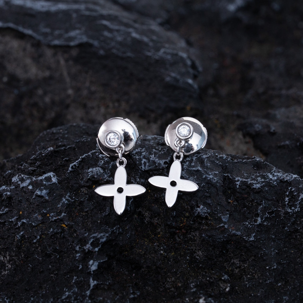 ˇGilded EraˇVIDYLLE SILVER DIAMOND MINI DROP EARRINGS