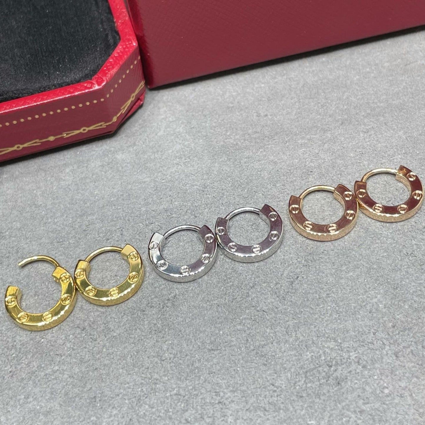 ˇGilded EraˇLOVE MINI EARRINGS