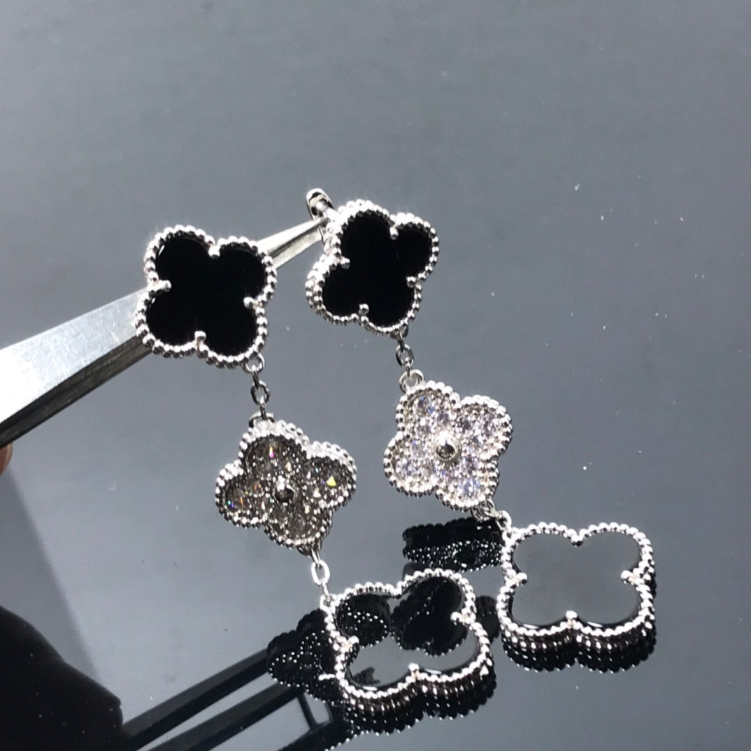 ˇGilded EraˇCLOVER 3 MOTIF DIAMOND ONYX SILVER EARRINGS