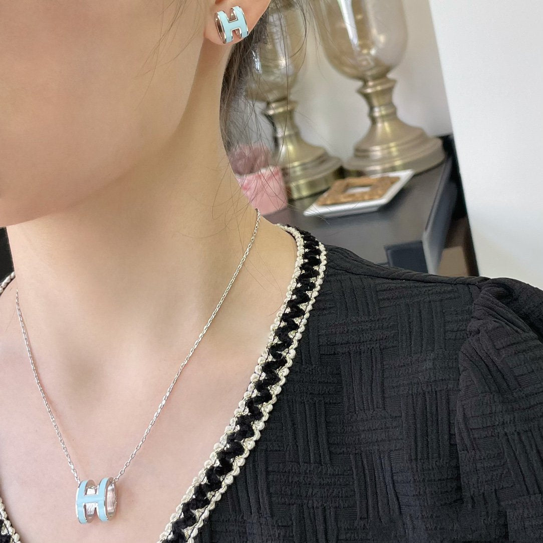 ˇGilded EraˇPOP H SKY BLUE NECKLACE
