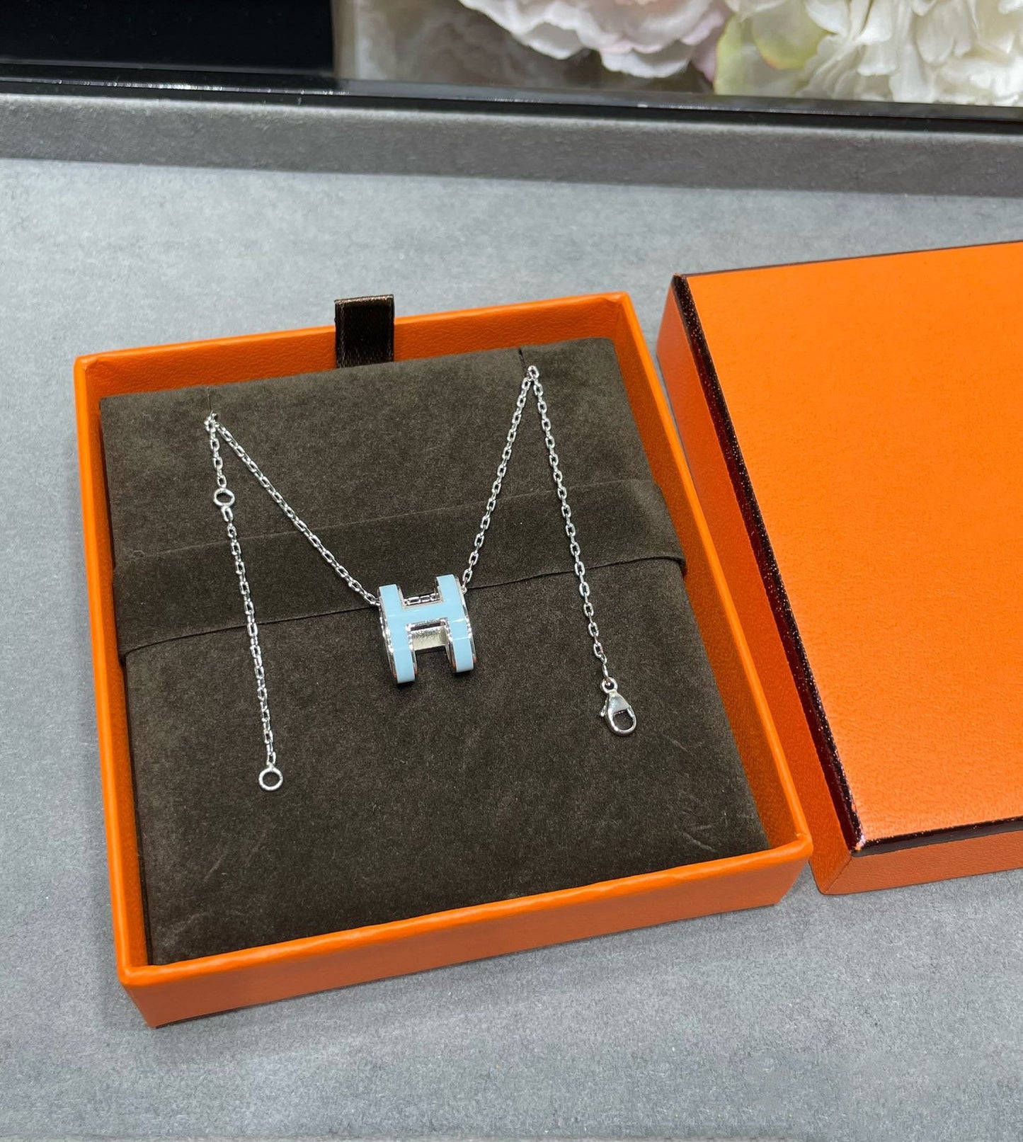 ˇGilded EraˇPOP H SKY BLUE NECKLACE