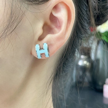 ˇGilded EraˇPOP H SKY BLUE STUD EARRINGS
