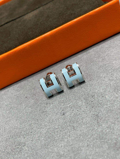ˇGilded EraˇPOP H SKY BLUE STUD EARRINGS
