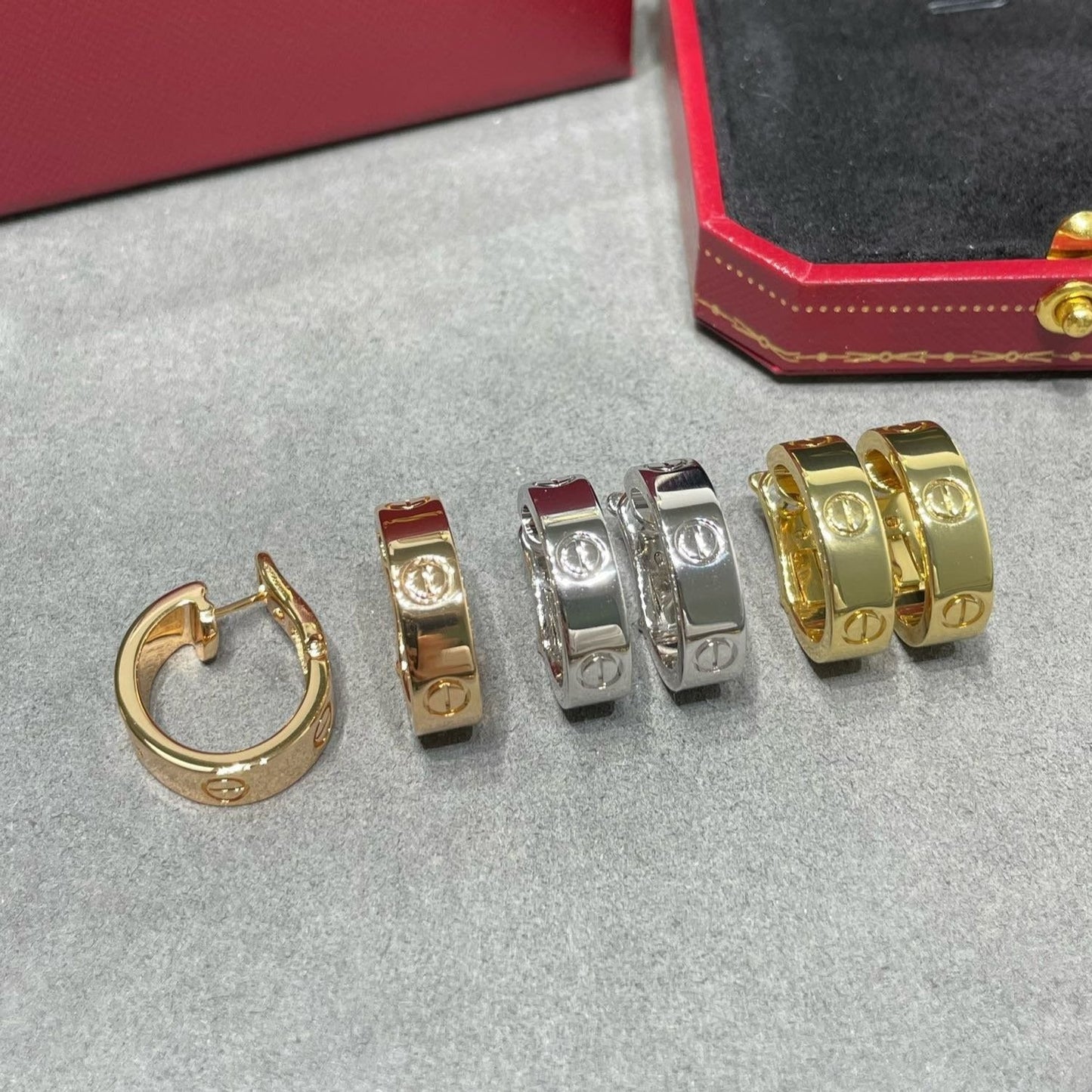ˇGilded EraˇLOVE 5.5MM EARRINGS