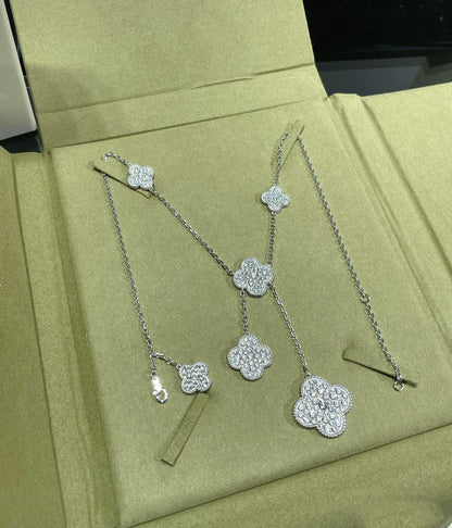 ˇGilded EraˇCLOVER 6 MOTIF DIAMOND PAVED NECKLACE