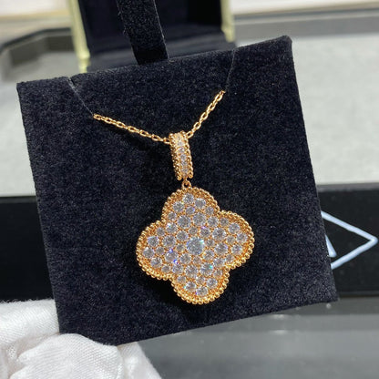 ˇGilded EraˇCLOVER 25MM LARGE PEDANT DIAMOND PAVED LONG NECKLACE