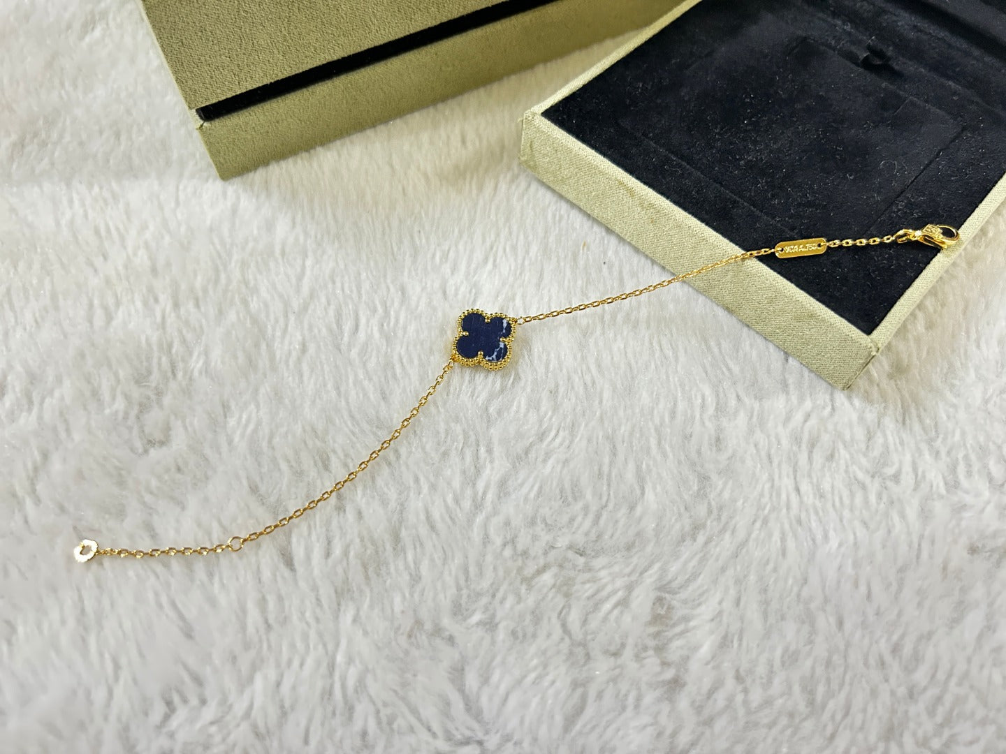 ˇGilded EraˇCLOVER 1 MOTIF PIETERSITE BRACELET