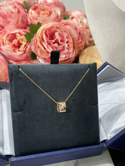 ˇGilded EraˇLIENS EVIDENCE DIAMOND NECKLACE