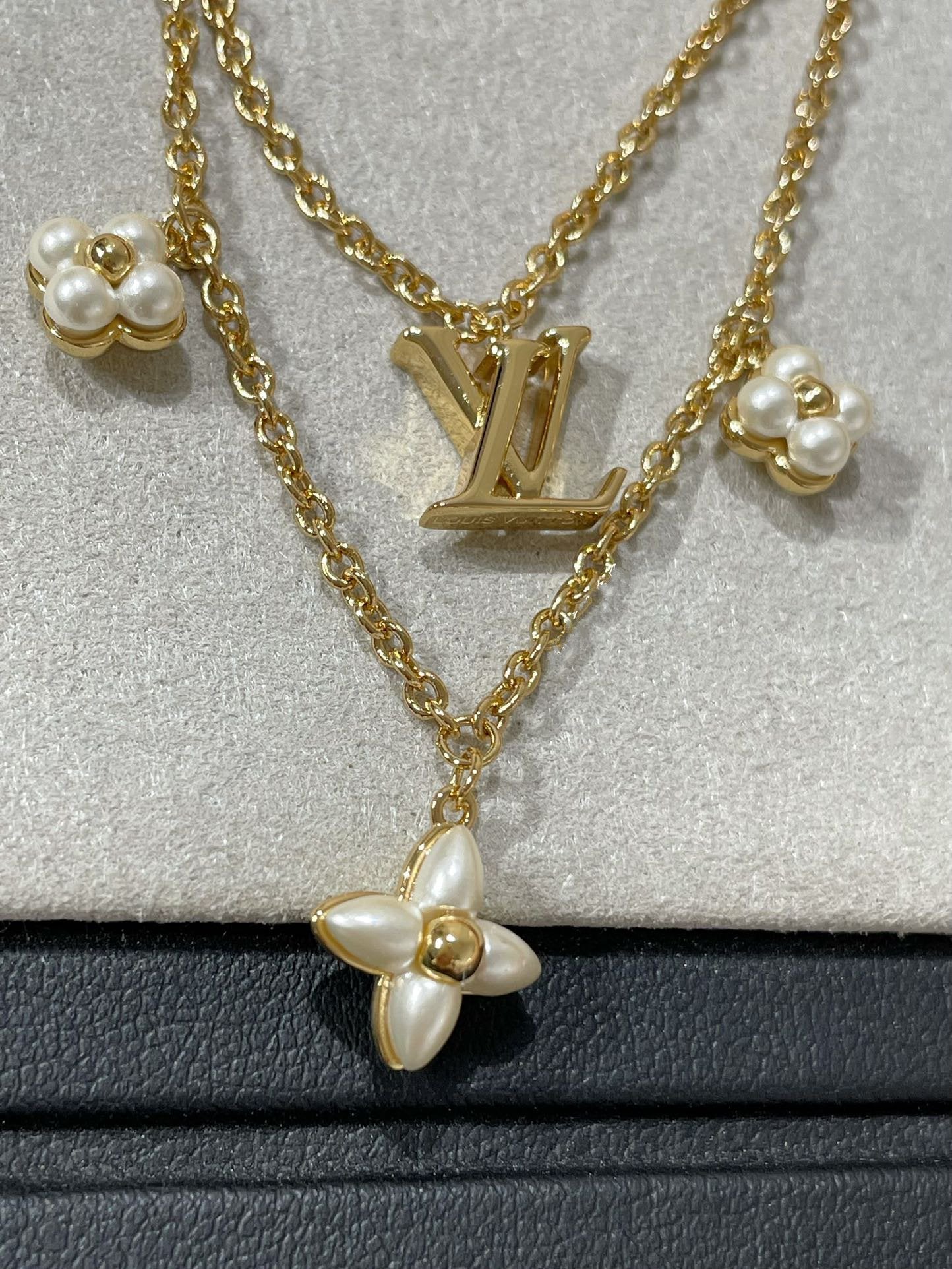 ˇGilded EraˇFLOWERGRAM GOLD MOP DOUBLE ROW NECKLACE