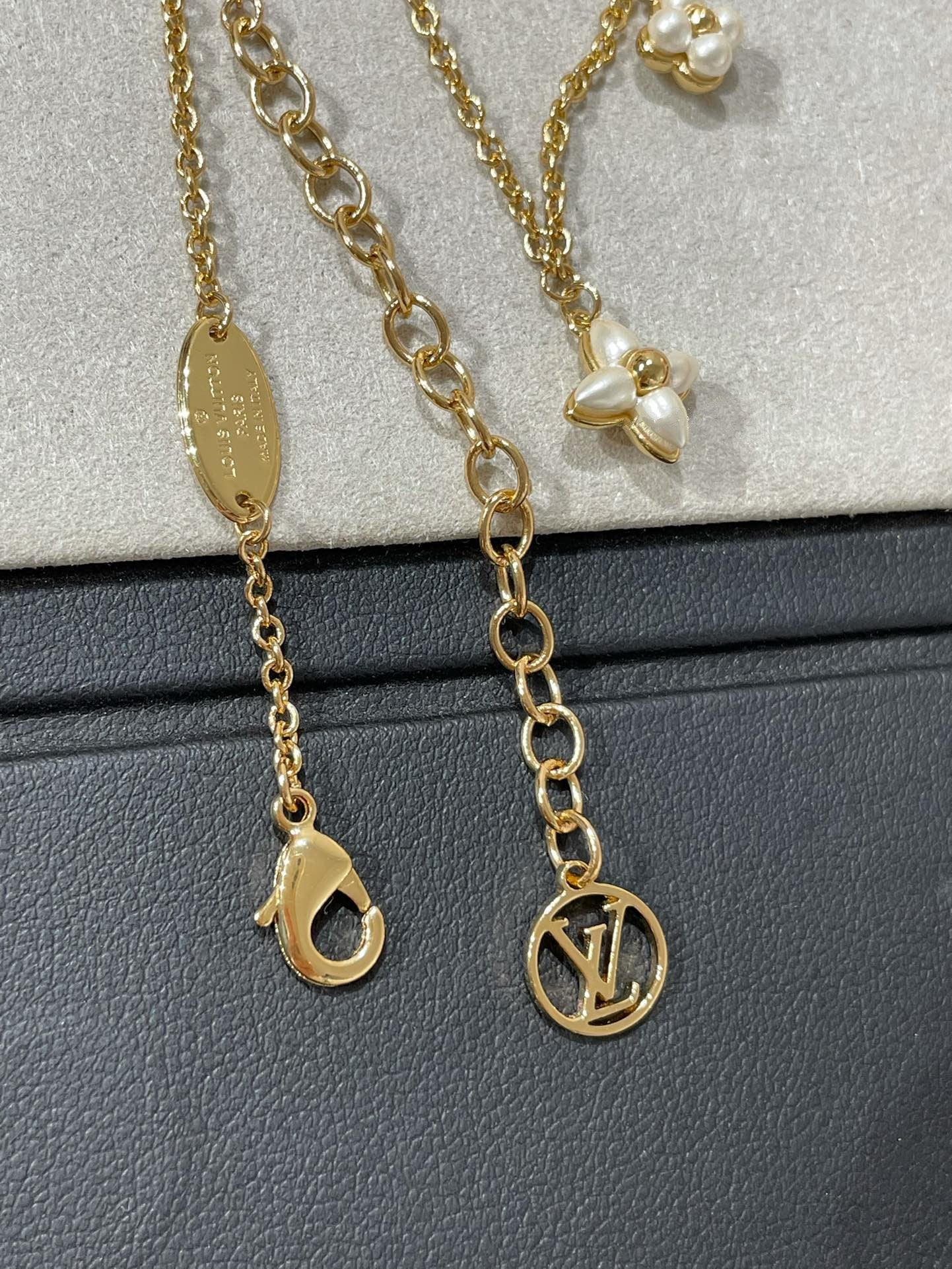 ˇGilded EraˇFLOWERGRAM GOLD MOP DOUBLE ROW NECKLACE