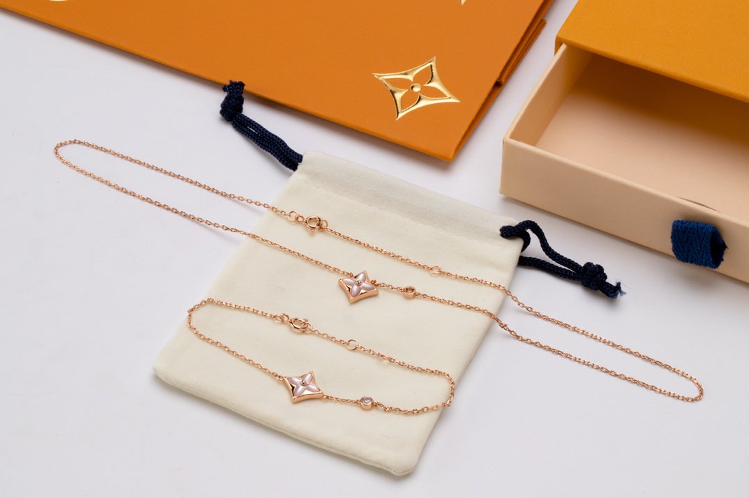 ˇGilded EraˇSTAR PINK MOP 1 DIAMOND PINK GOLD NECKLACE