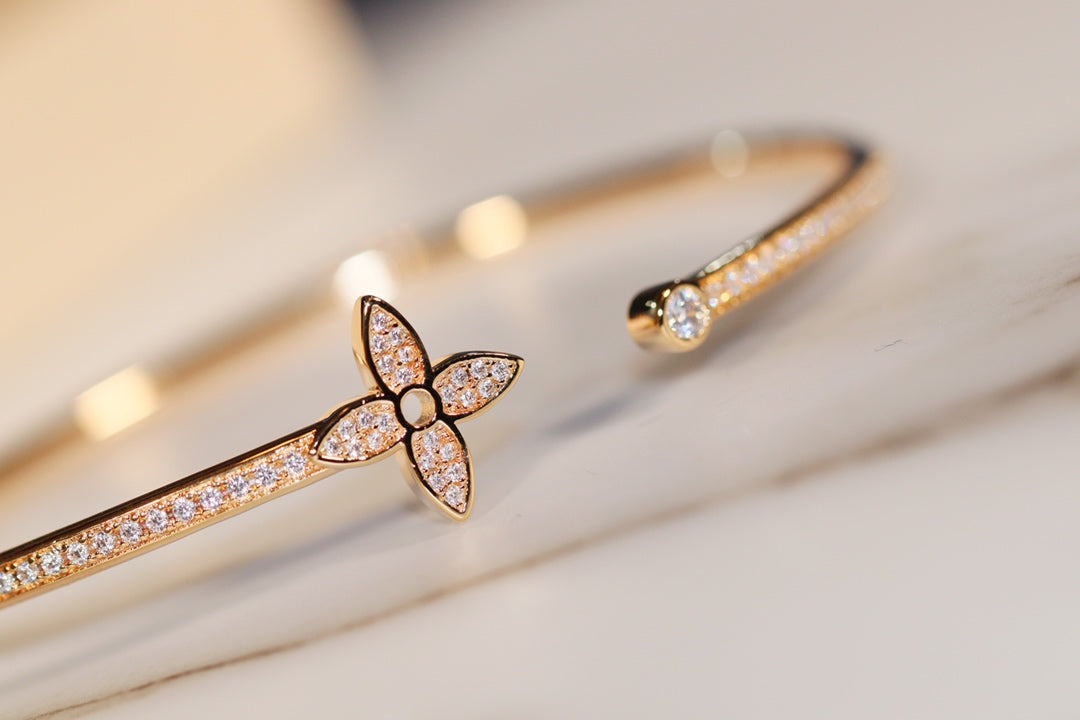 ˇGilded EraˇIDYLLE GOLD OPEN BRACELET DIAMOND PAVED