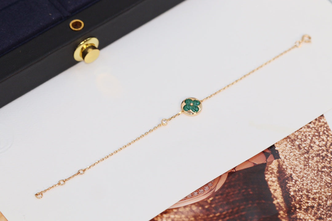 ˇGilded EraˇSTAR AND SUN 4 MOTIF PINK GOLD MALACHITE BRACELET