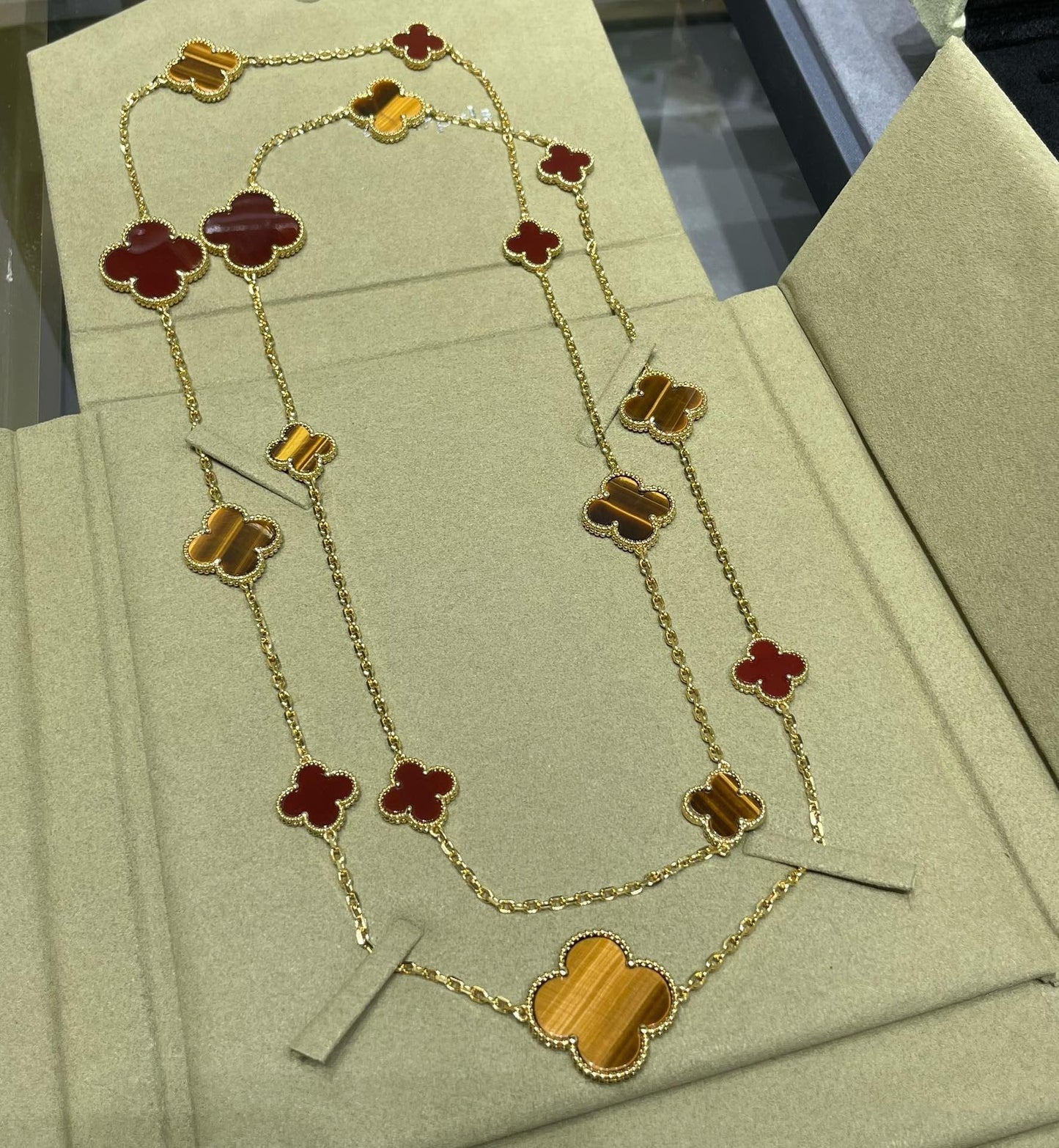 ˇGilded EraˇCLOVER 16 MOTIF CARNELIAN TIGER EYE ROSE GOLD NECKLACE
