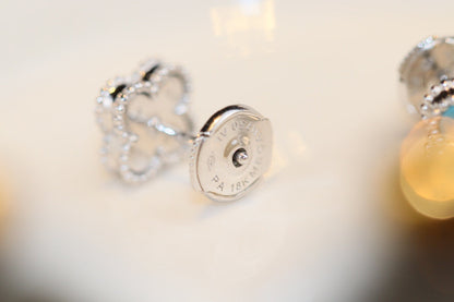 ˇGilded EraˇCLOVER MINI TURQUOISE SILVER STUD EARRINGS