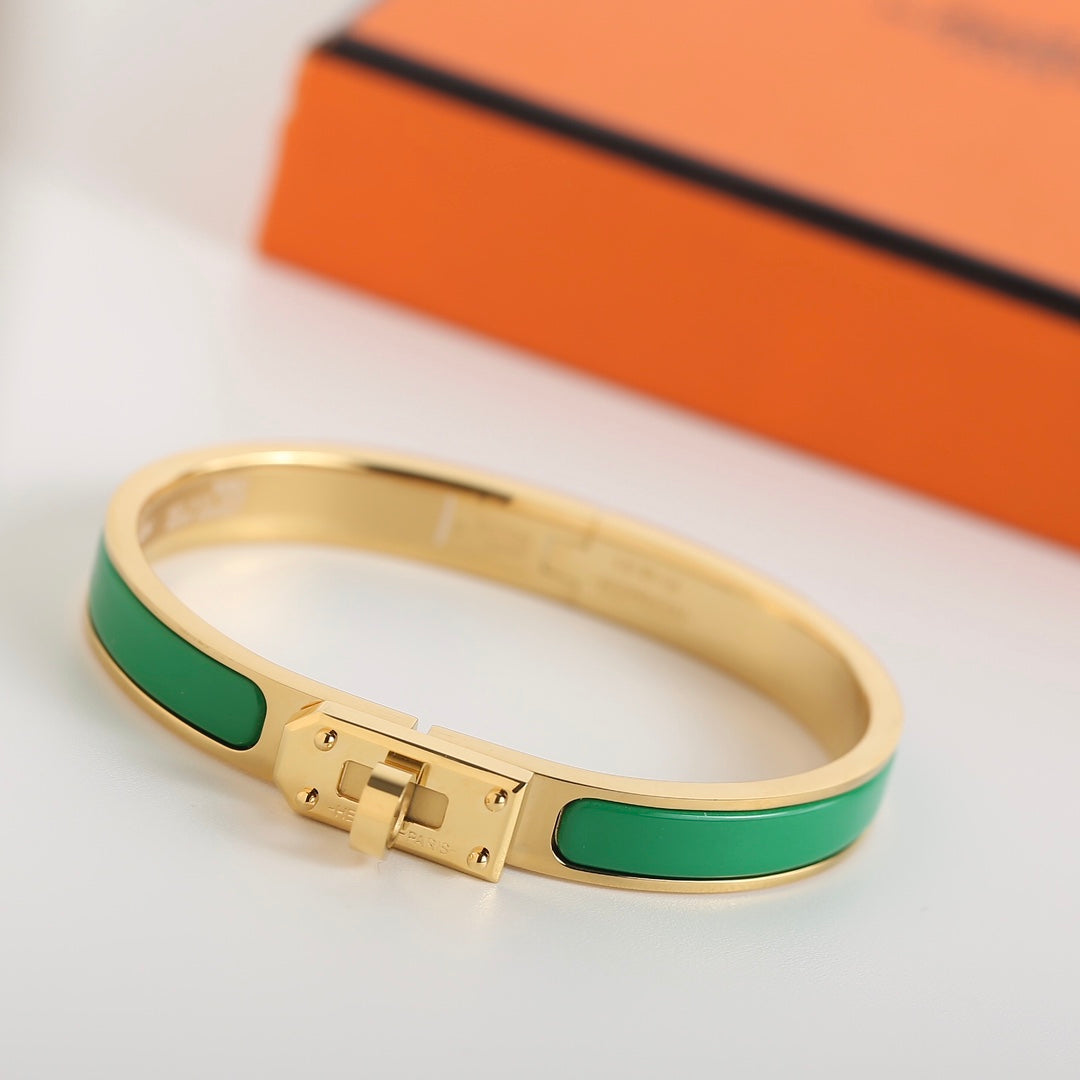 ˇGilded EraˇHM KELLY GREEN BRACELET