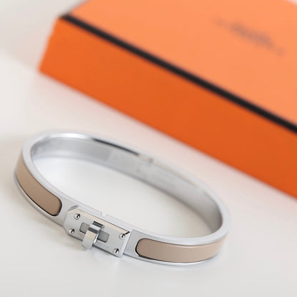 ˇGilded EraˇHM KELLY GREY BRACELET