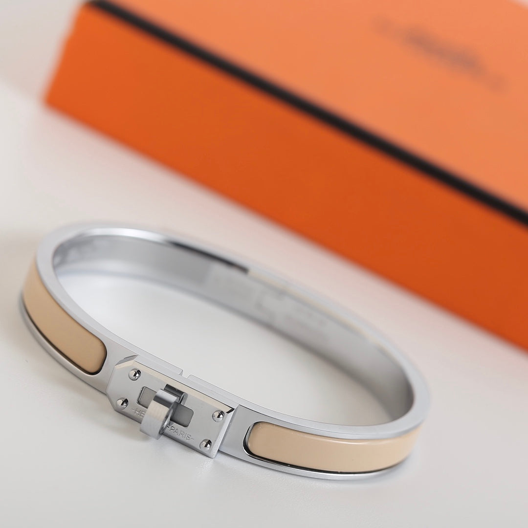 ˇGilded EraˇHM KELLY BEIGE BRACELET