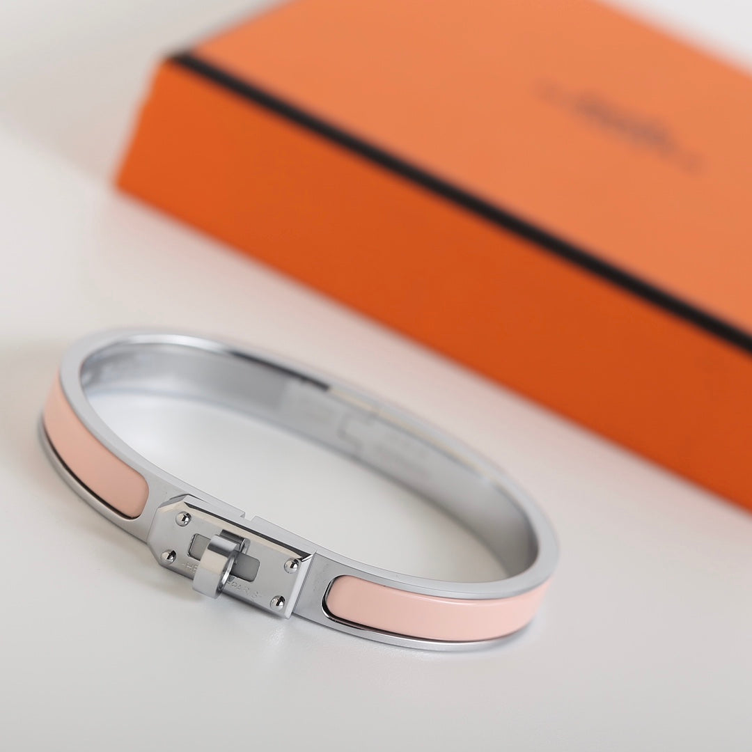 ˇGilded EraˇHM KELLY LIGHT PINK BRACELET