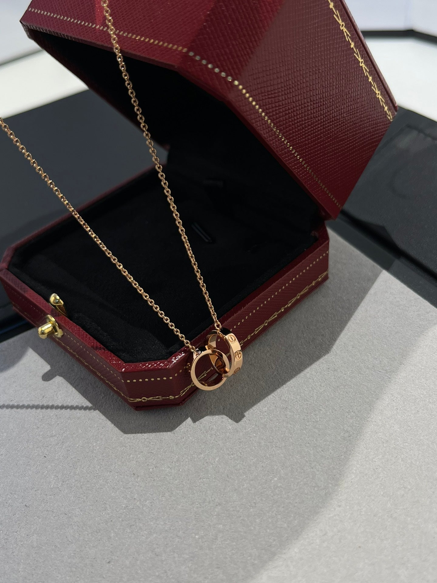 ˇGilded EraˇLOVE NECKLACE DOUBLE RING PINK GOLD