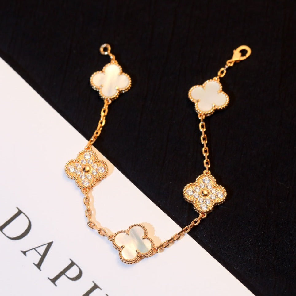 ˇGilded EraˇCLOVER BRACELET 5 MOTIF WHITE MOP DIAMOND
