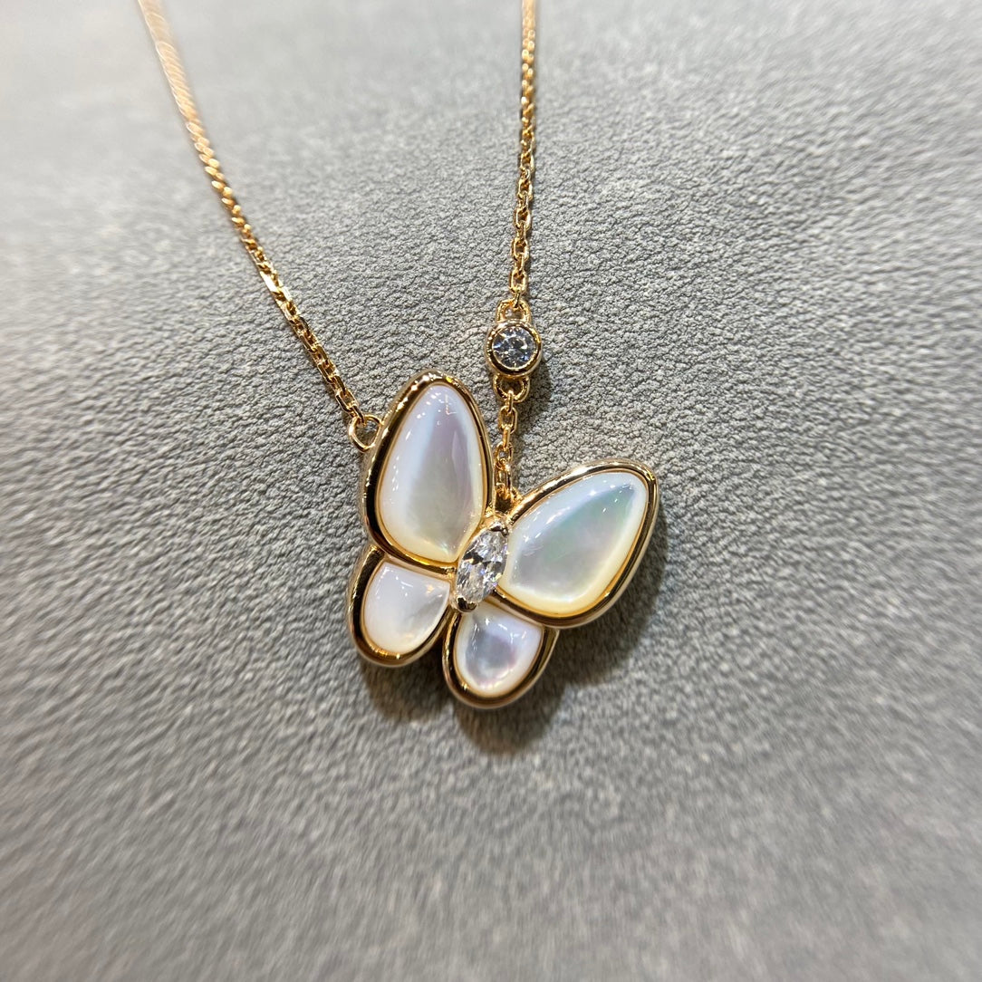 ˇGilded EraˇBUTTERFLY MOP DIAMOND NECKLACE