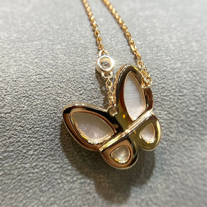 ˇGilded EraˇBUTTERFLY MOP DIAMOND NECKLACE