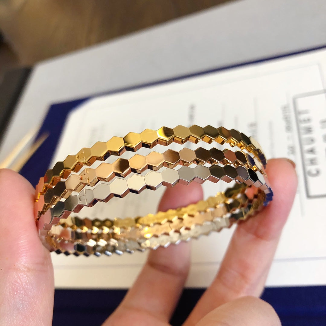 ˇGilded EraˇBEE LOVE BRACELET