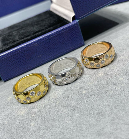 ˇGilded EraˇBEE LOVE DIAMOND LARGE RING