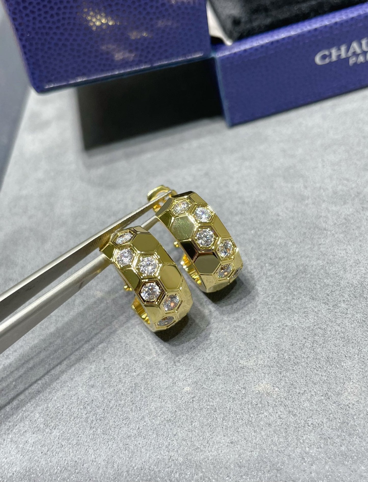 ˇGilded EraˇBEE LOVE DIAMOND HOOP EARRINGS