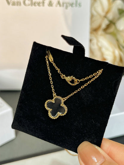 ˇGilded EraˇCLOVER ROCK CRYSTAL ROSE GOLD NECKLACE