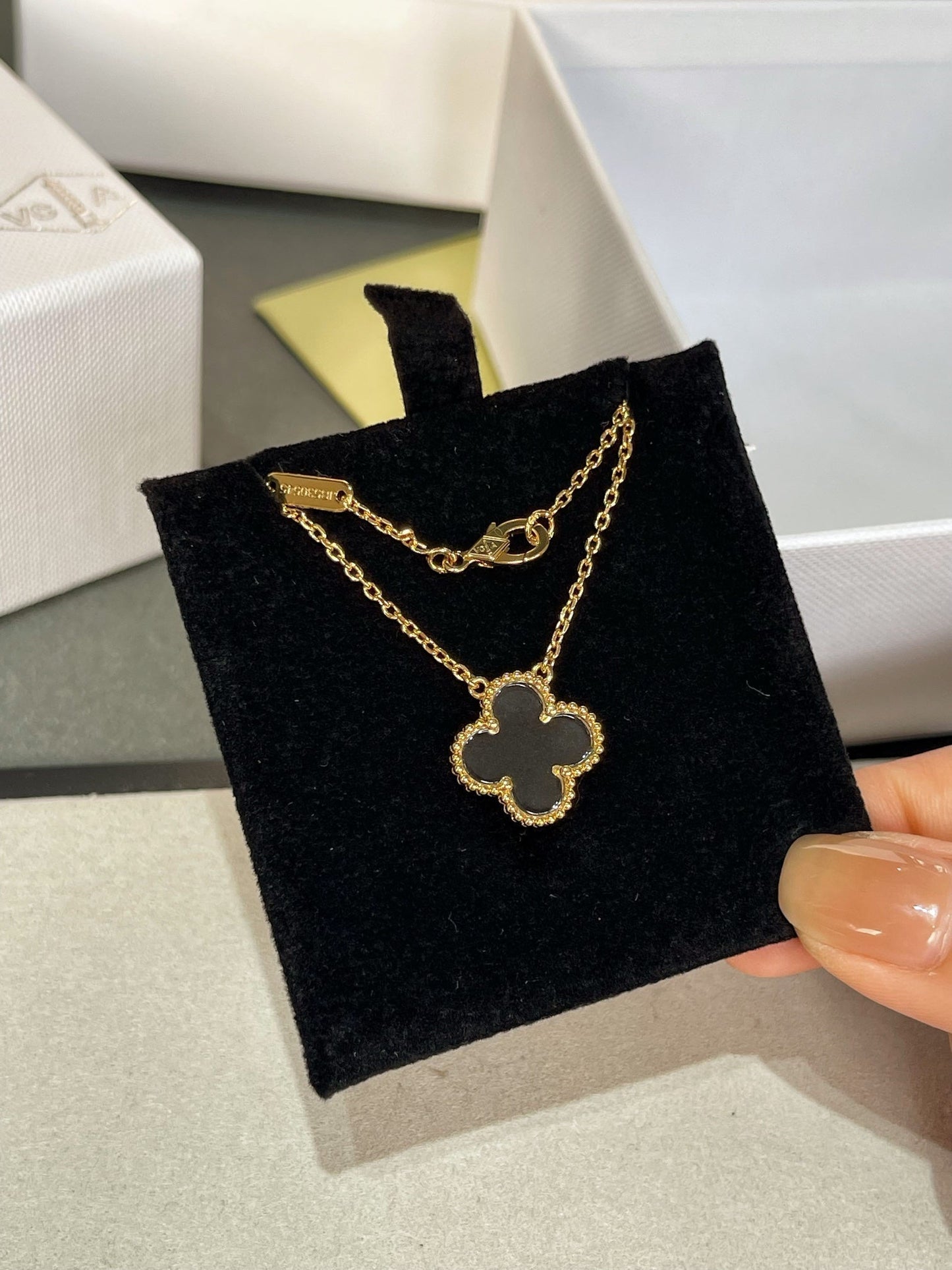 ˇGilded EraˇCLOVER ROCK CRYSTAL ROSE GOLD NECKLACE