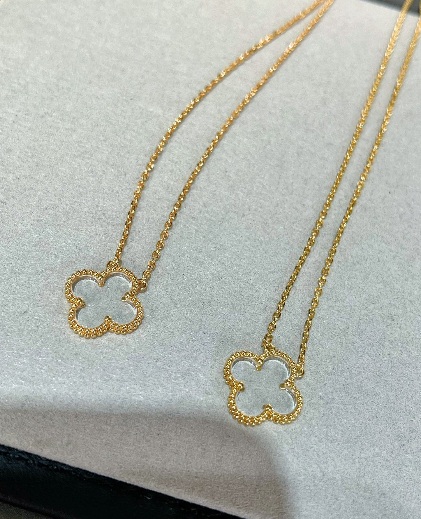 ˇGilded EraˇCLOVER ROCK CRYSTAL ROSE GOLD NECKLACE