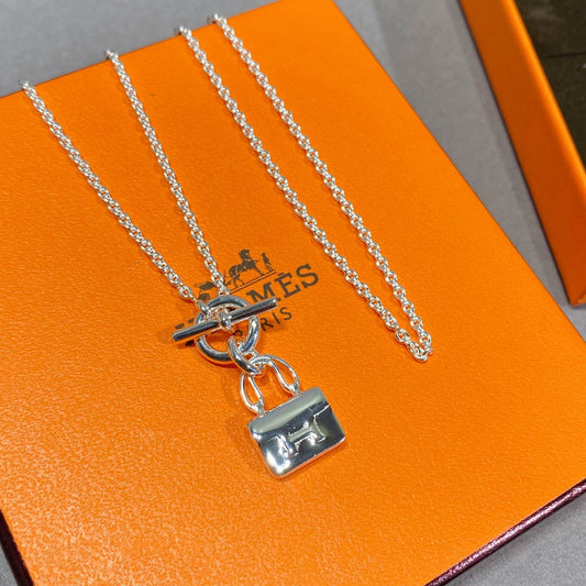 ˇGilded EraˇCONSTANCE PEDANT SILVER NECKLACE