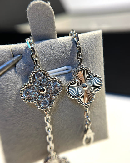 ˇGilded EraˇCLOVER 5 MOTIF SILVER DIAMOND BRACELET