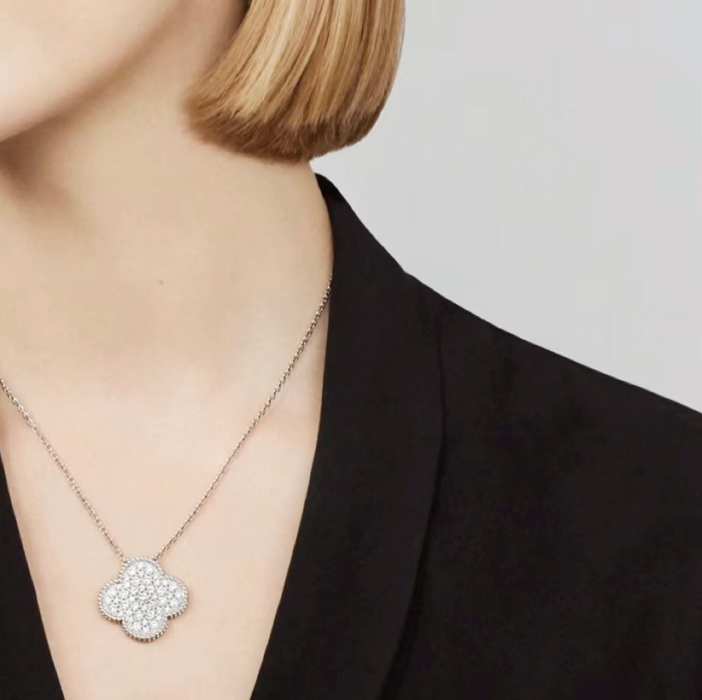 ˇGilded EraˇCLOVER 25MM LARGE PENDANT DIAMOND PAVED SILVER NECKLACE