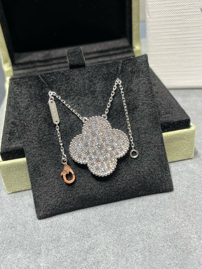ˇGilded EraˇCLOVER 25MM LARGE PENDANT DIAMOND PAVED SILVER NECKLACE